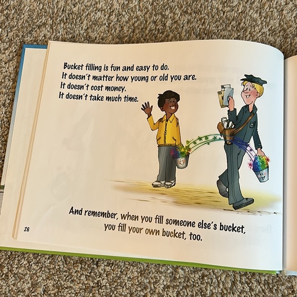 2x Hardcover Books - Picture 9 of 9